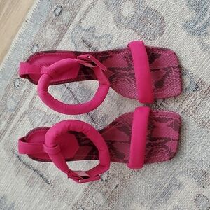 Schutz Gigih Pink Buckled Ankle Strap Open Toe Sculptural High Heel Shoes Sz8.5